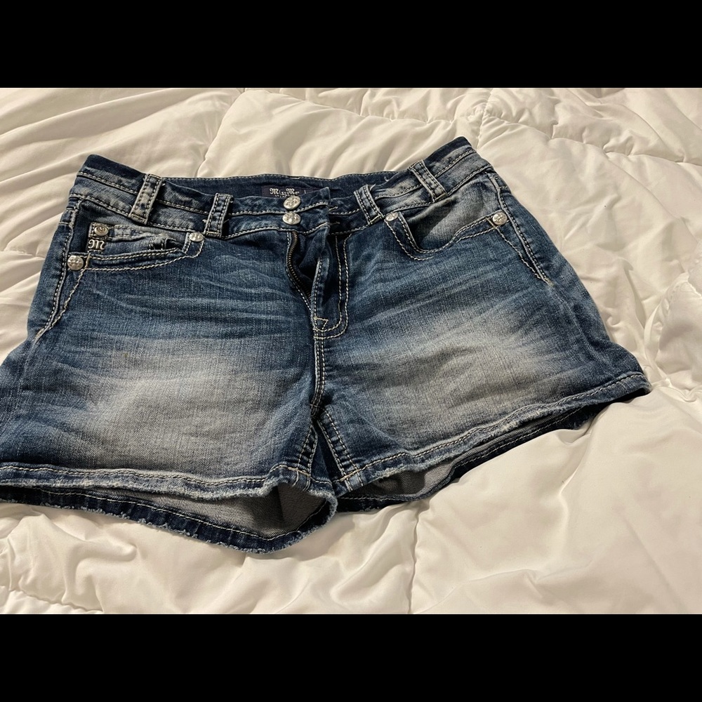 Curvy mid rise Miss Me jeans - size 32